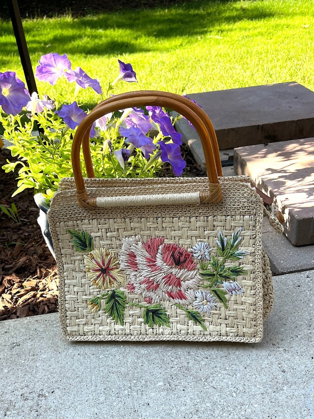 Vintage Fossil Woven Straw Handbag With Flower Embroidery And Bamboo Handle Bag